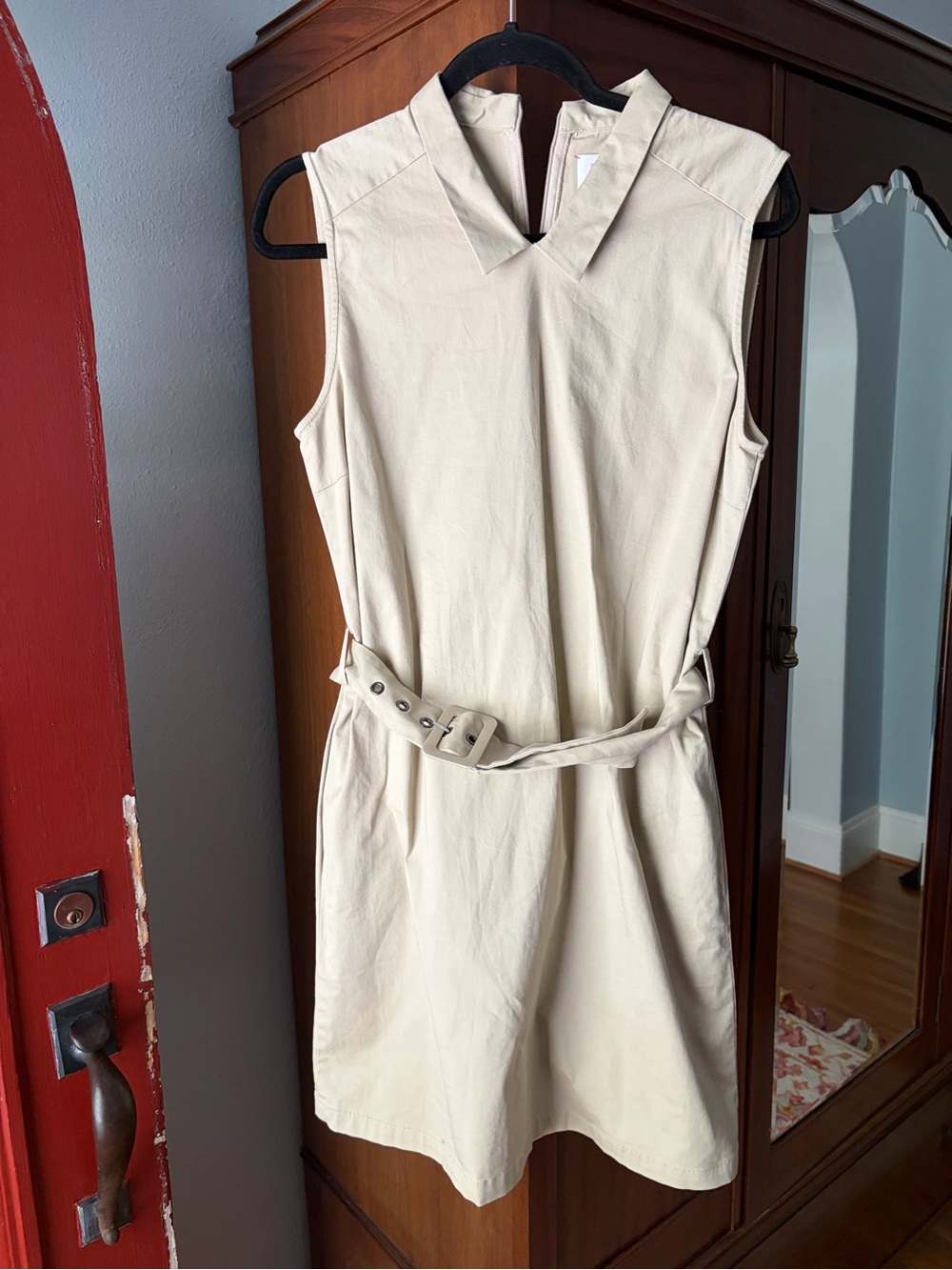 Sleeveless Collared Mini Dress with Waist Belt — Cream